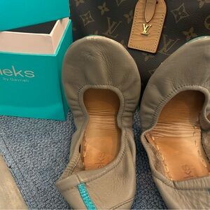 Tiek Classic Ballerina Flats- Taupe color